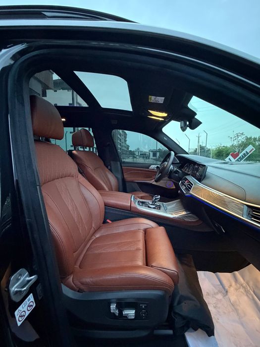 BMW X7 drive 50 I 4.4 tiwin turbo Full Pozitsya
