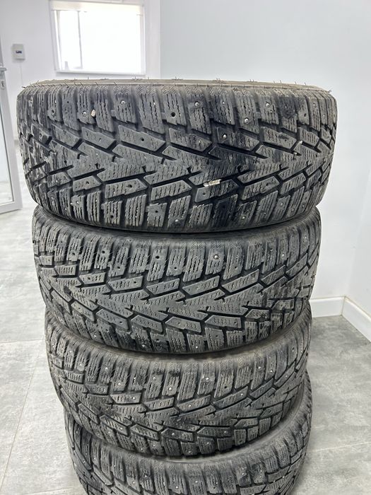 Продам зимние резины 205/55/16