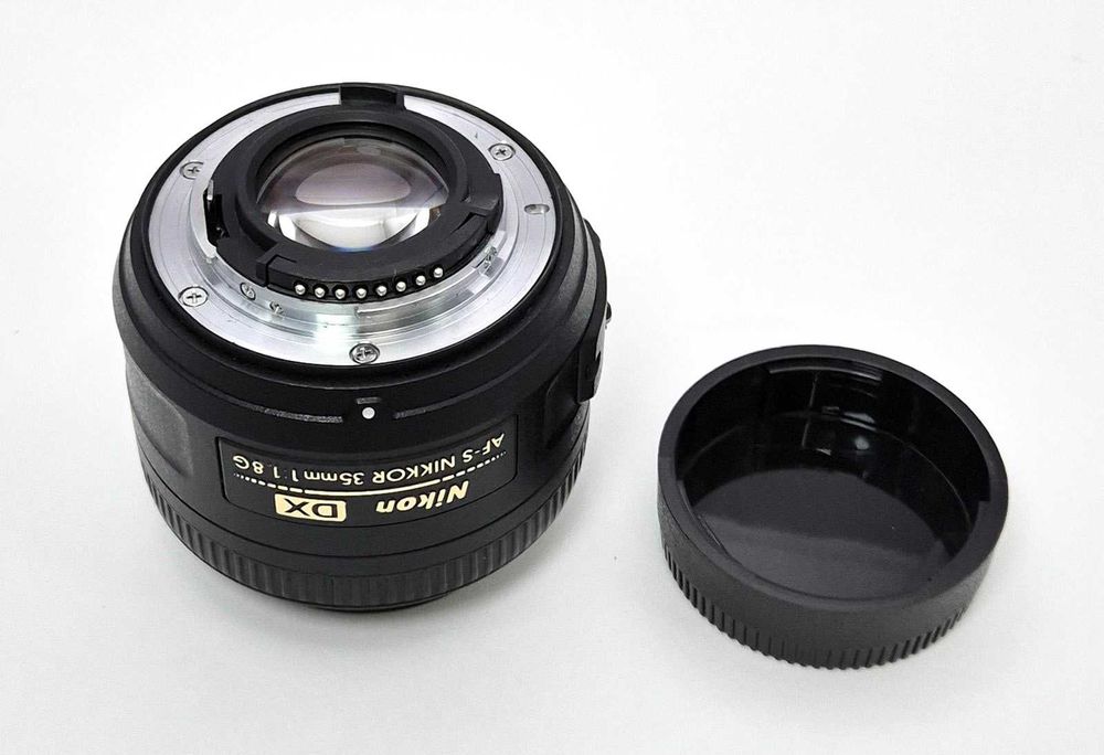 обектив Nikon AF-S DX 35mm f/1.8G