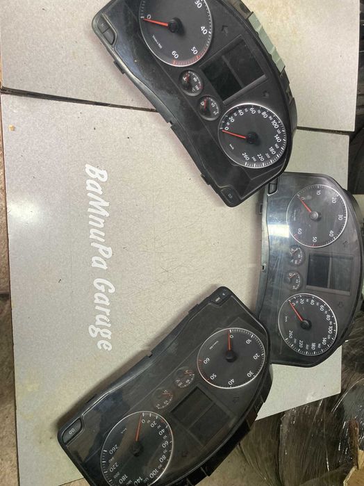 Табло с уреди километраж скоростомер голф 5 дизел халф фис