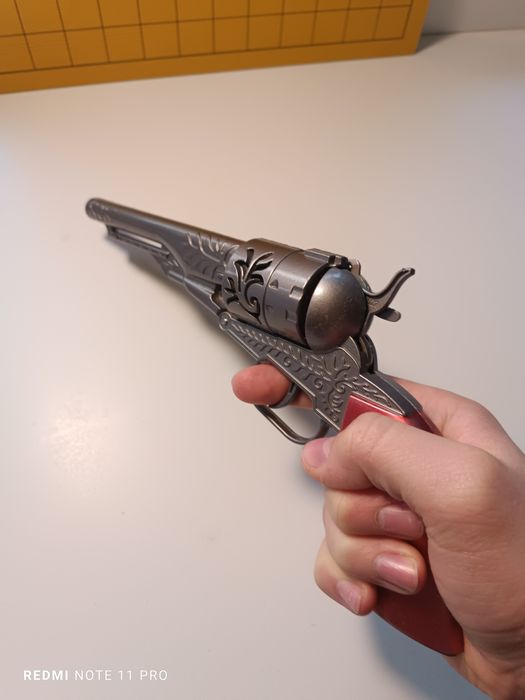 Пистоновый револьвер