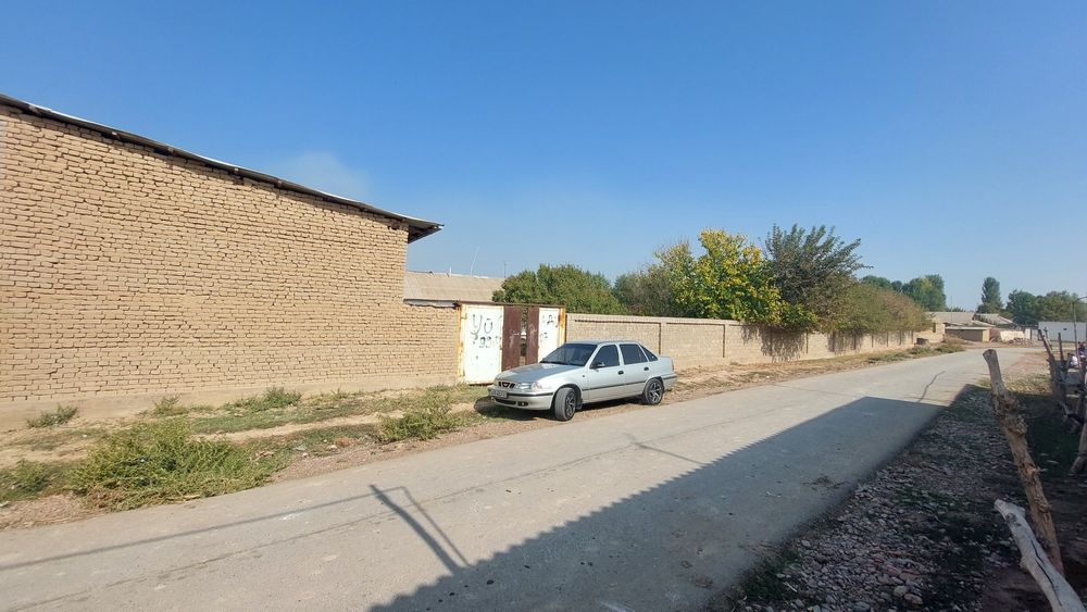 Участка сотилади ер нархида сотигини 9 млн хисоблаб олораслар