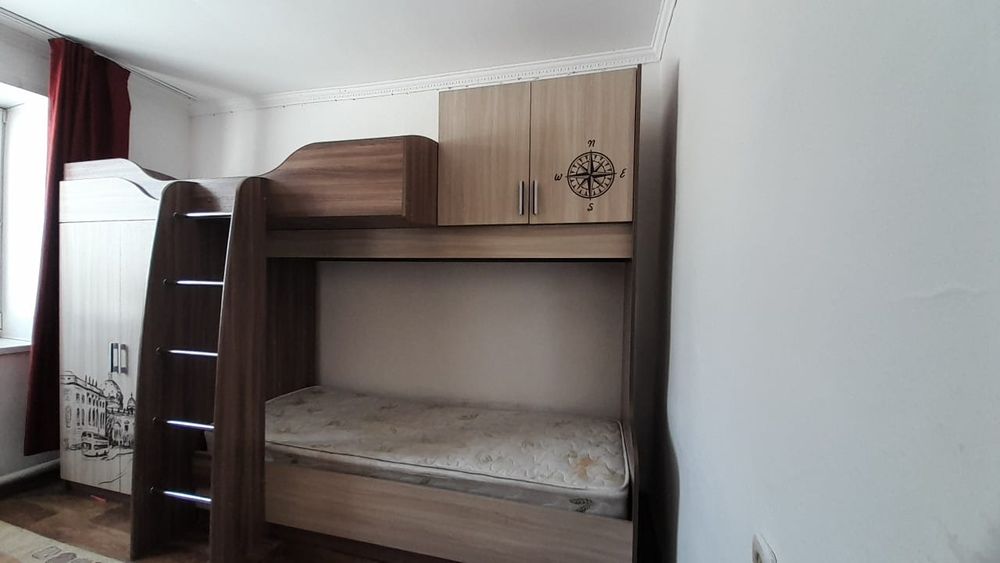 Двухъярусная кровать