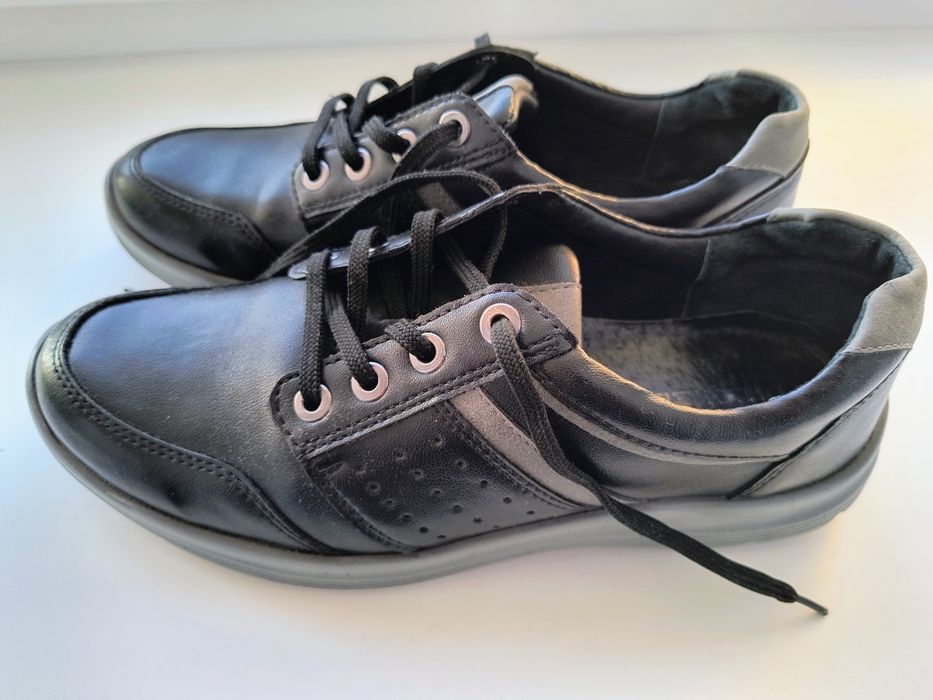 Туфли на мальчика р-р 38