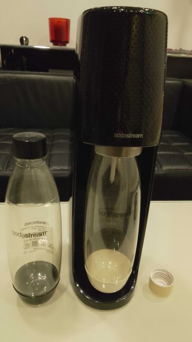 Aparat elegant sifon/bauturi carbogazoase SODASTREAM SPIRIT + BUTELIE + STICLE