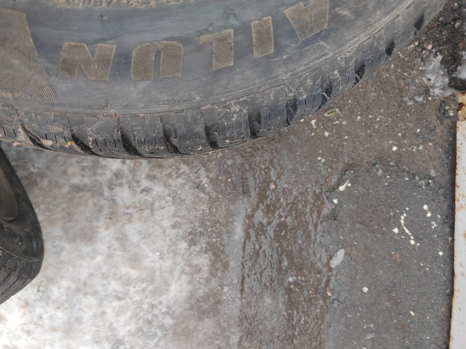 Продам комплект зимней резины