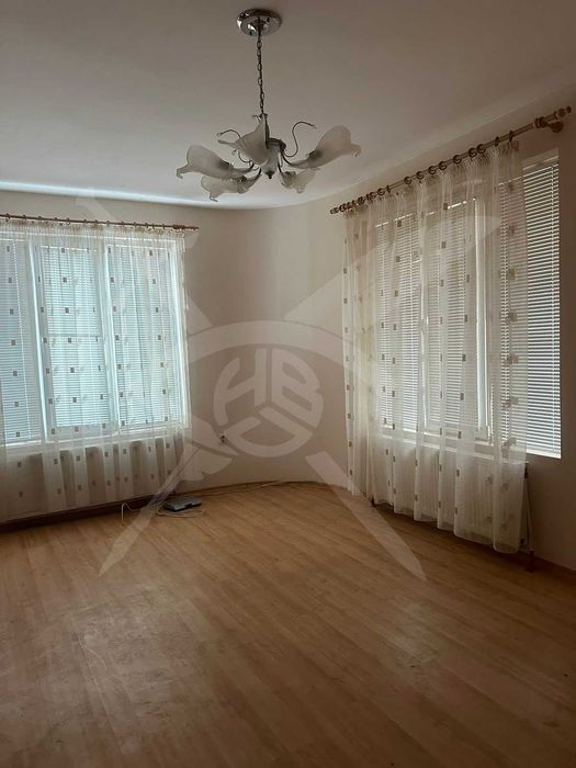 Продава се Къща в София, Хладилника - 100 кв.м за 2193 €/кв.м - Снимка #3