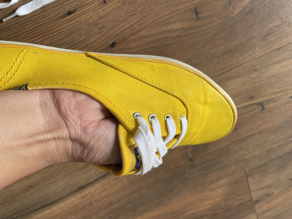 Tenesi galbeni marca Keds