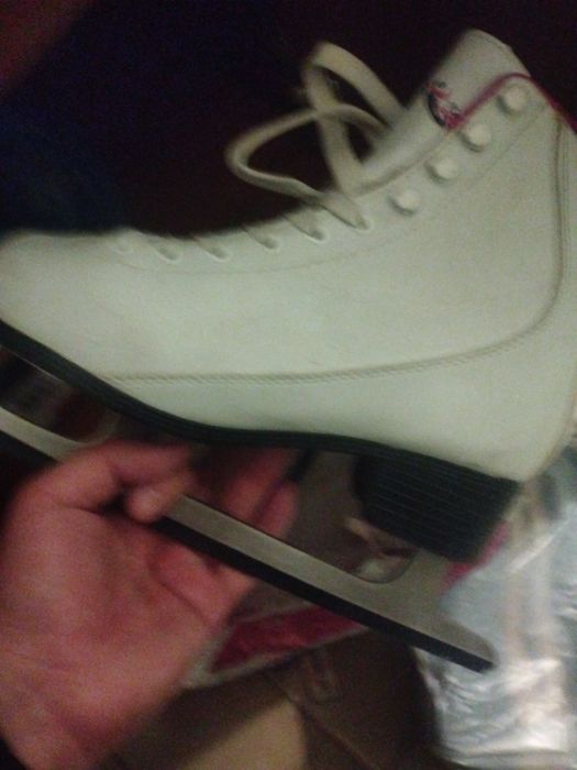 Коньки женские новые