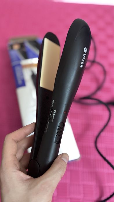 Выпрямитель для волос Утюжок Vitek