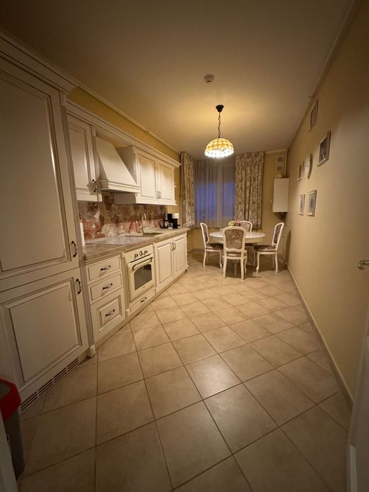Apartment  lux de vânzare sau Schimb , Ared cu parcare  acoperita