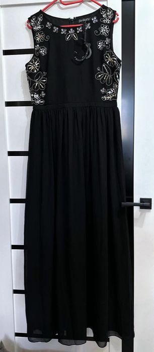 Платье нарядное шикарное