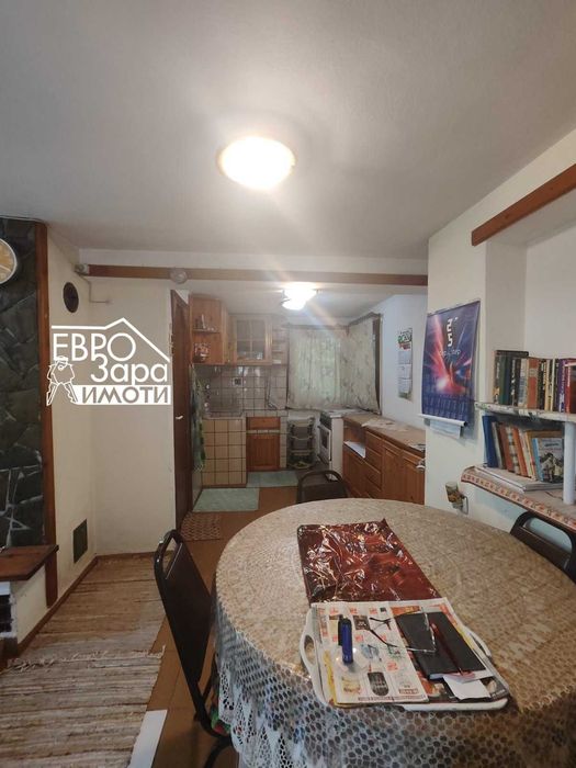 Масивна, обзаведена къща за продажба в с.Дълбоки