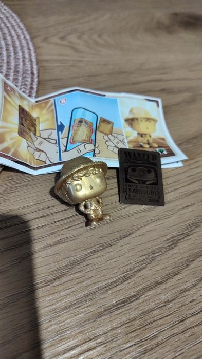 Luffy golden kinder joy