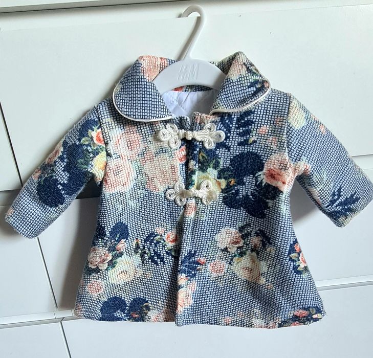 Paltonas cu pălărie superb