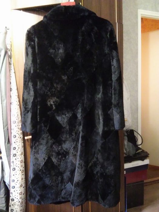 Шуба из мутона черная
