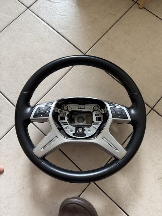 Много добър Волан за W166 Mercedes ML с пера