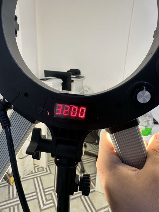 Продам мощную кольцевую лампу