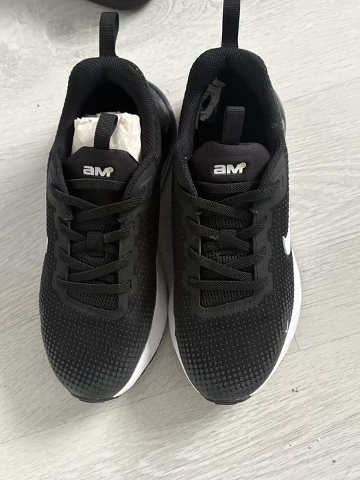 Vand adidasi nike marime 35