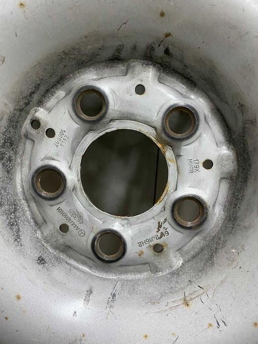 1021 4Бр. Mercedes Vito джанти 5x112 с зимни гуми 205/65/16C