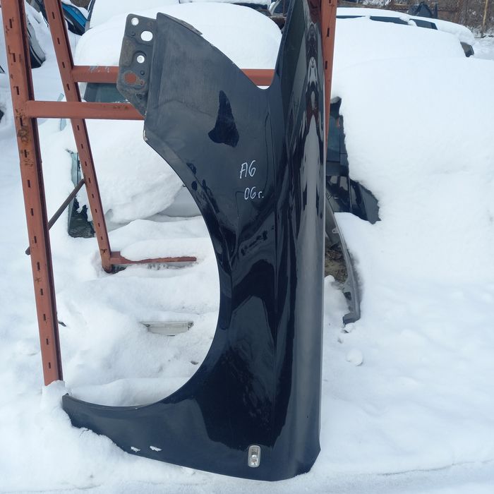 Ляв калник Audi A6 2006Г