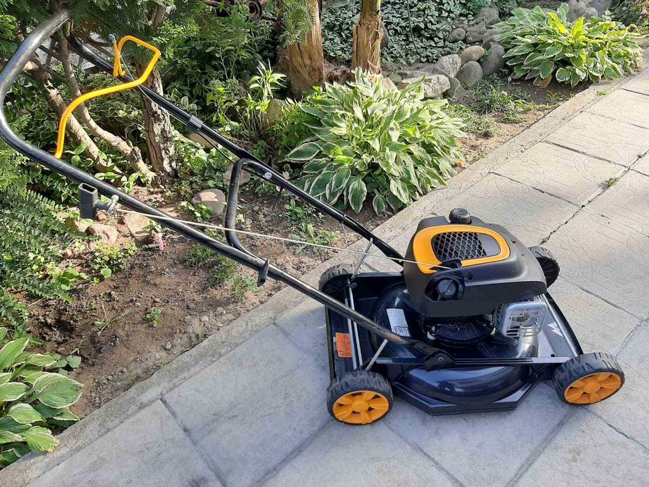 Бензинова косачка