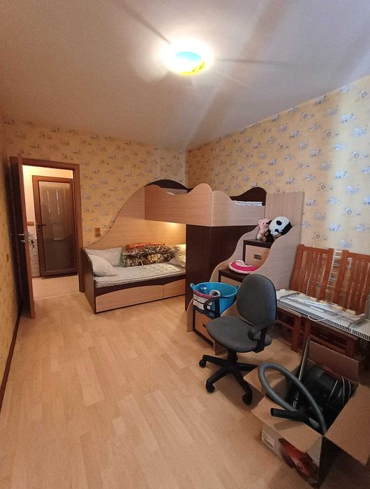 Тристаен апартамент в кв. Колю Фичето