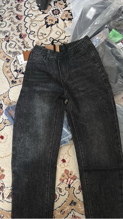 Продам джинсы новые