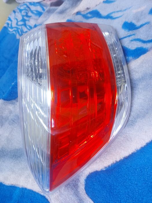 Продам фонарь Тойота Хайлендер