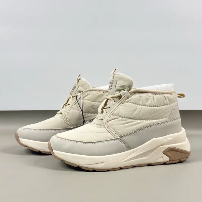 Дутики женские бежевые