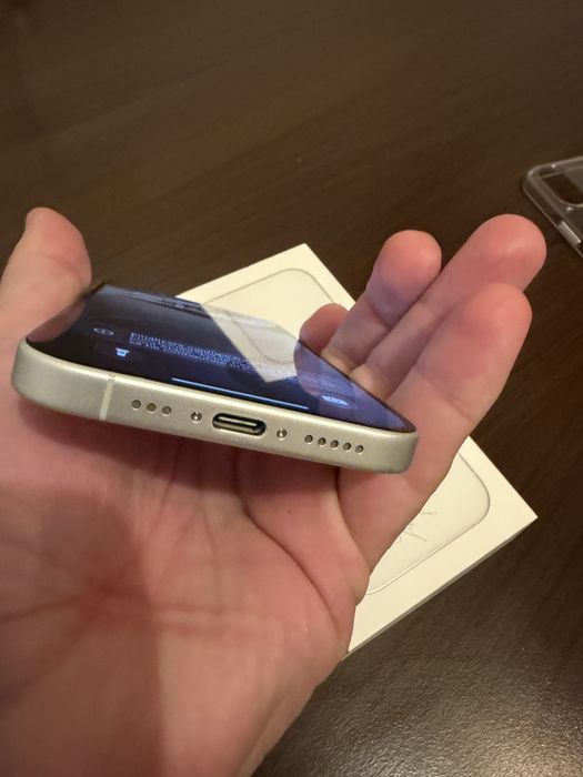 Iphone 16 128 GB baterie 100%