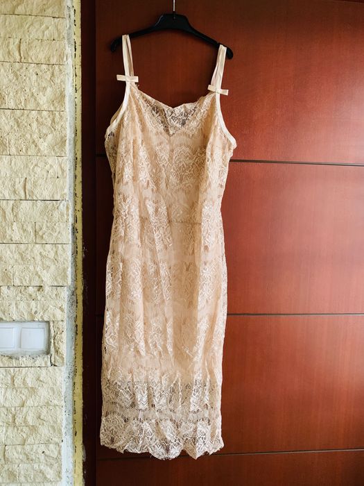 Vând rochii purtate foarte puțin