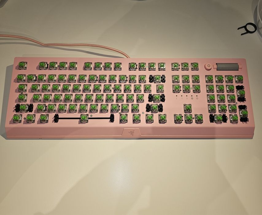 Tastatura Roz Razer BlackWidow V3 Gaming Quartz Mecanica; Green Switch; RGB; Cutie originala