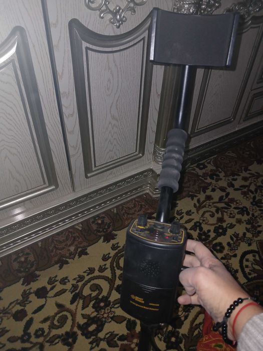 Tilla tanga temir topadigan aparat