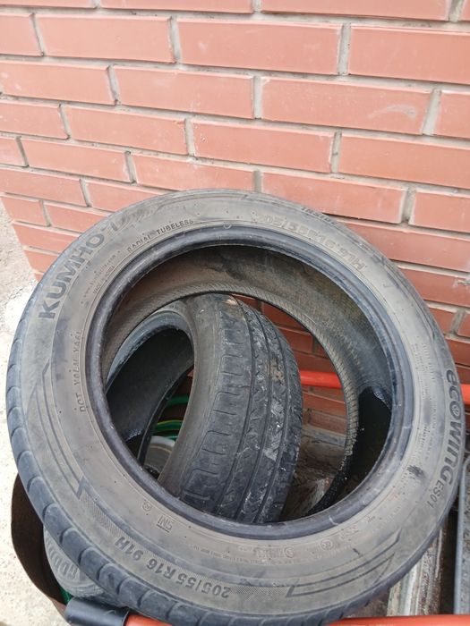 Продам шины 2 шт .