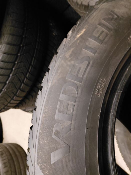 235/65/17" Vredestein 2бр.гуми