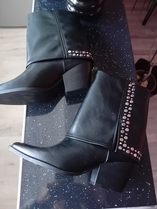 Нови боти с капси