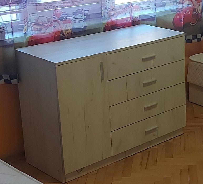 Комплект за стая с легло, скрин, бюро и гардероб