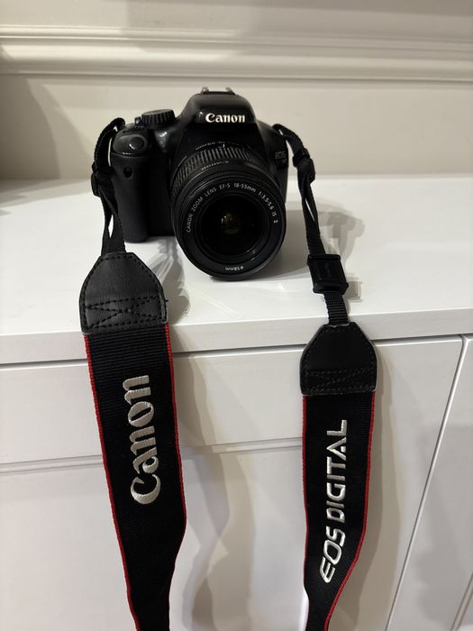 Canon EOS 550D + объектив 18–55mm IS II + сумка