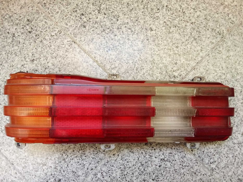 Оригинален ляв стоп за Mercedes W123