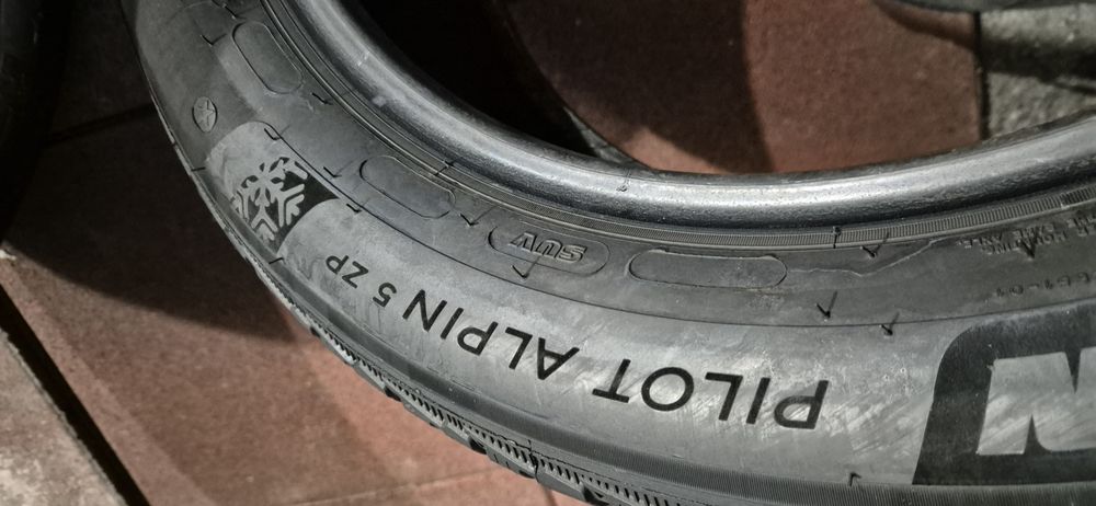245 50 19 Michelin Alpin 5 runflat
