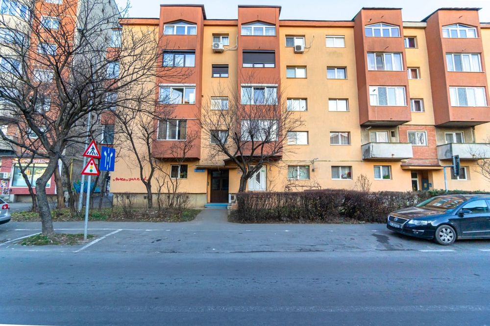 Inchiriez apartament 2 camere decomandat - Craiter, Brasov
