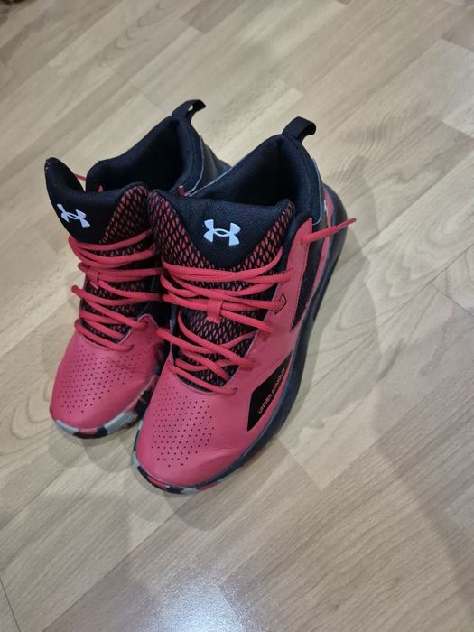 Adidasi Under Armour