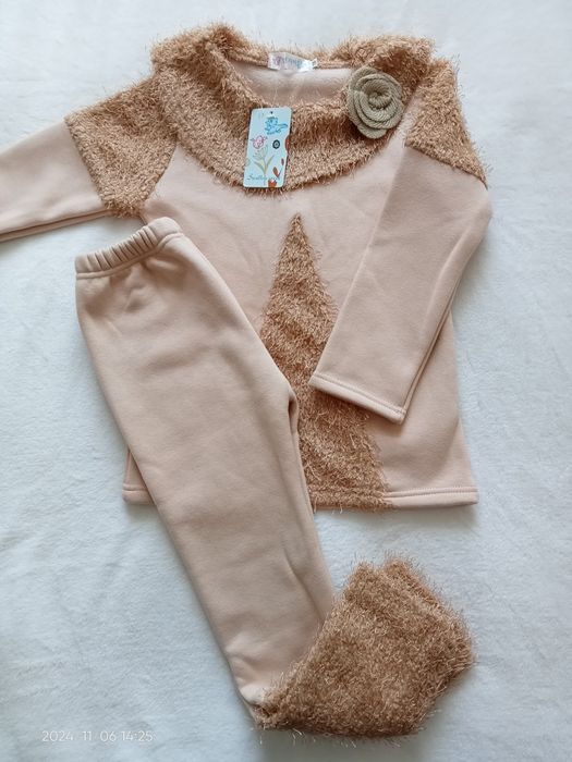 Утеплённый костюм для девочки