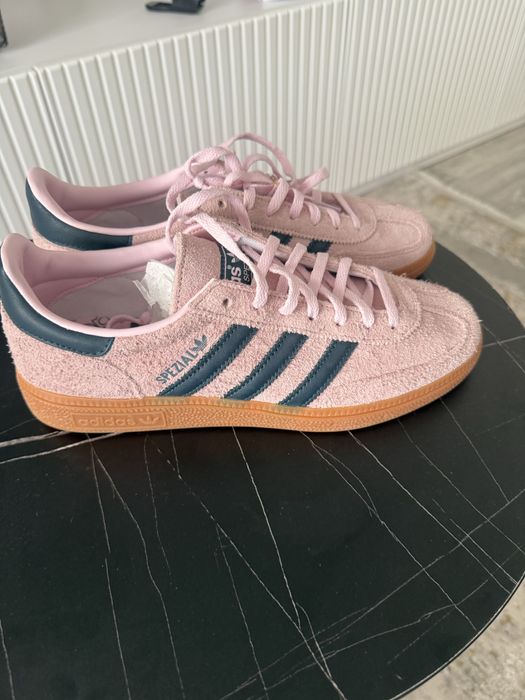 Spezial adidasi noi
