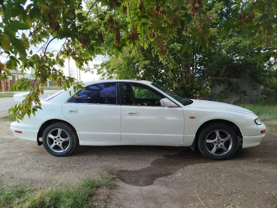 Автомобиль Мазда