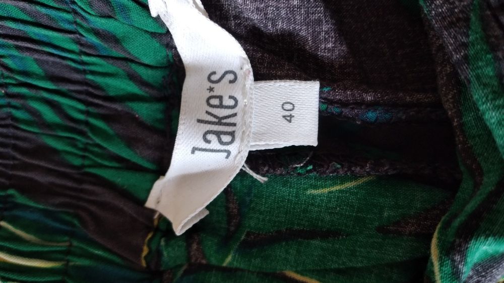 Pantaloni largi nr 40