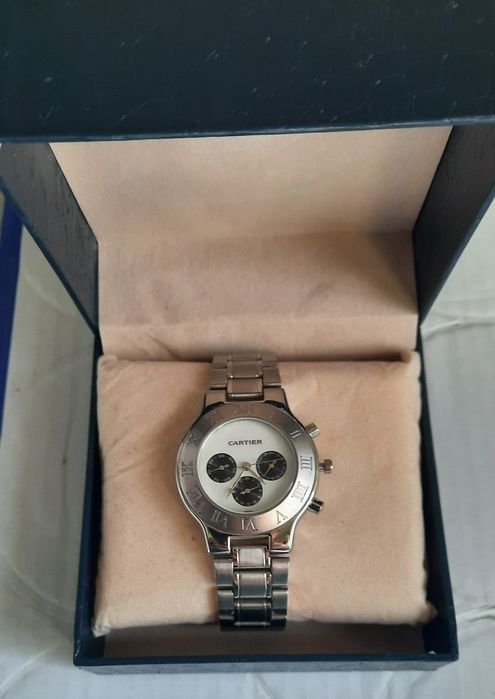 Часовник Саrtier automatic