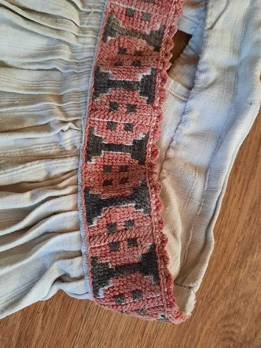 sumnă, sucnă, fustă din material tesut in casa