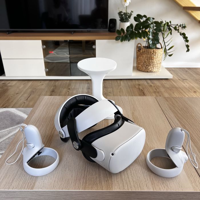 Meta Oculus Quest 2 cu Ergonomic Strap si Geanta de carat, 128GB Nou